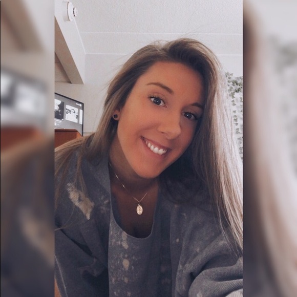 Meet your Posher, Alexis - Picture 1 of 1